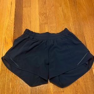 Lululemon size 6 hotty hot shorts 4 inch in true navy
